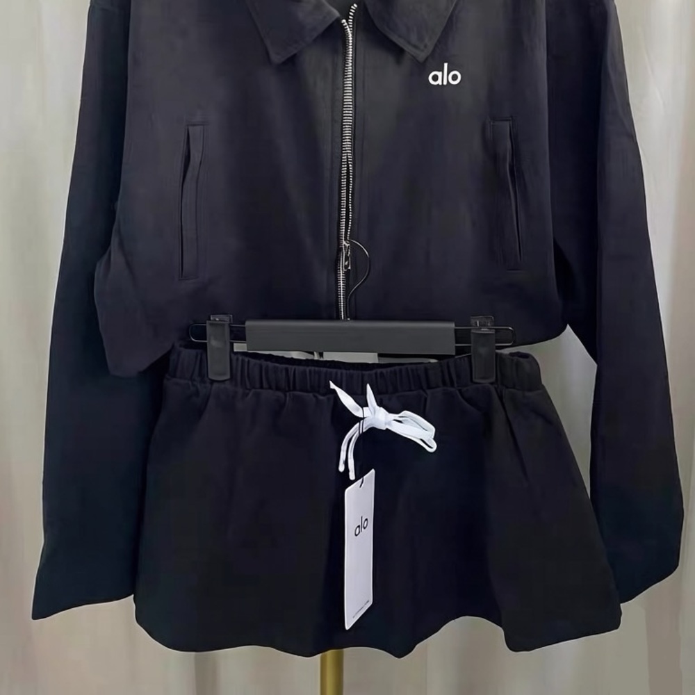 ALO Yoga Women's Black Zip-Up Lightweight Jacket - Picture 2 of 2